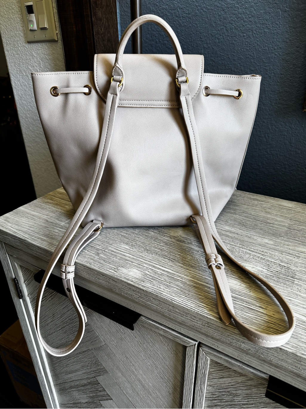 New!!! Hollis Cream Leather Tote Backpack With Tassel Charm — image 4 of 8